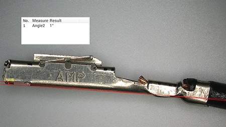 Misura dell'angolo di un cablaggio deformato con il microscopio digitale 4K Serie VHX